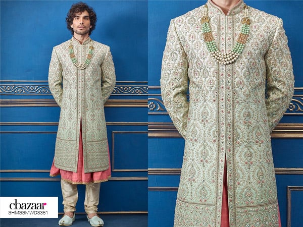 Elegant Green with a Touch of Pink!